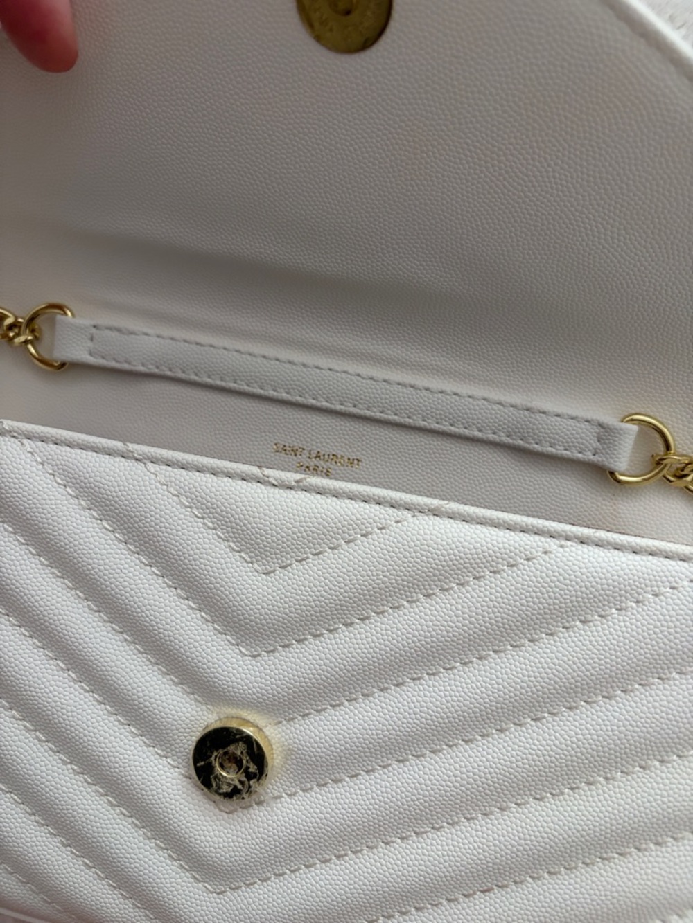 Saint Laurent White Quilted Leather Envelope Chain Bag with Gold Hardware - Picture 4 of 5